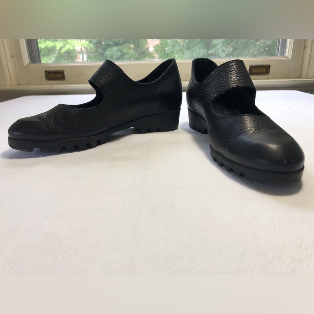 Arche black Mary Jane’s size 7.5 (38)